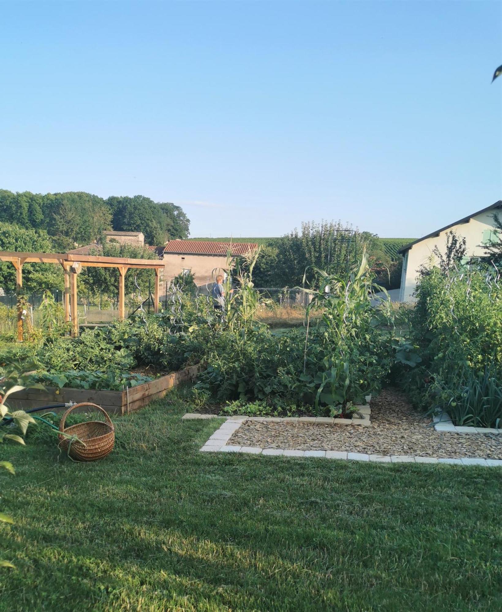Au Jardin Des Deux Roches Bed and Breakfast Prissé Εξωτερικό φωτογραφία