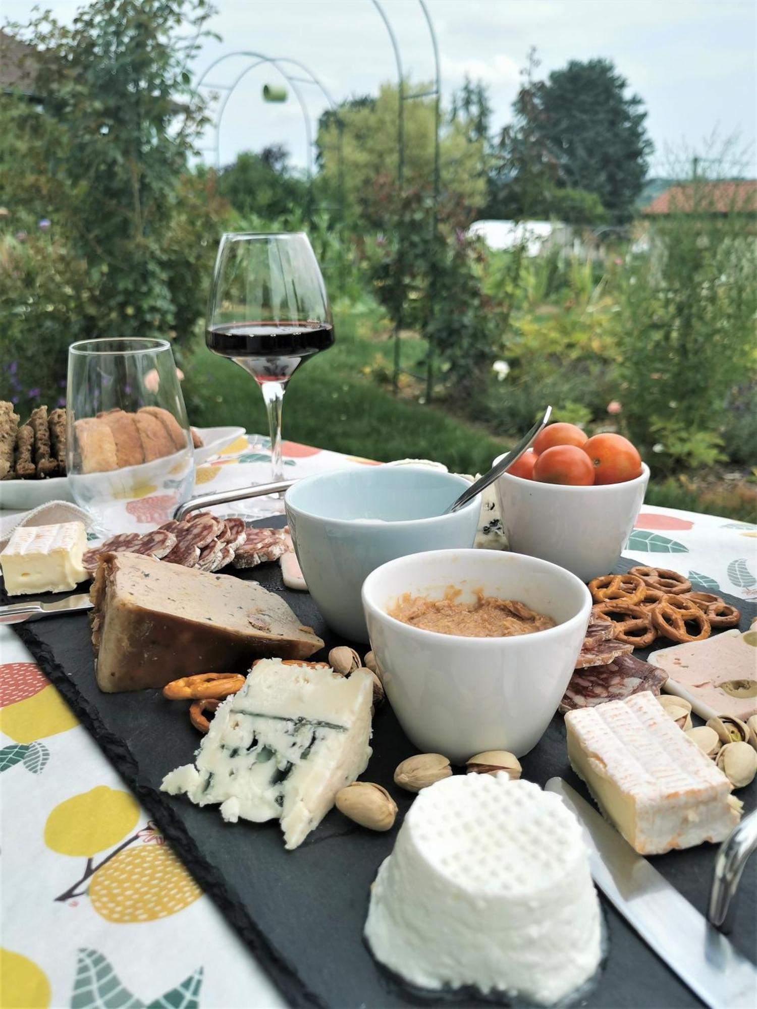 Au Jardin Des Deux Roches Bed and Breakfast Prissé Εξωτερικό φωτογραφία